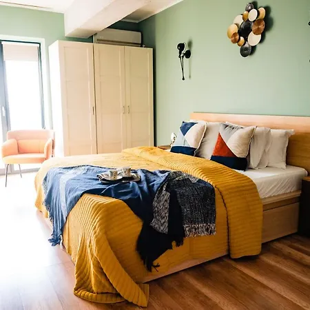 Rooftop With Large Harbor View Terrace شقة