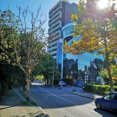 Апартаменты Rooftop With Large Harbor View Terrace Констанца