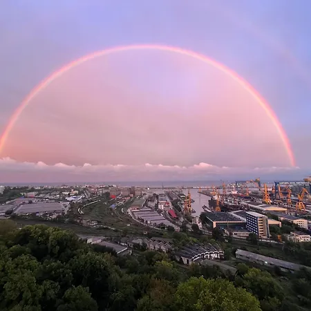 Апартаменти Rooftop With Large Harbor View Terrace Констанца