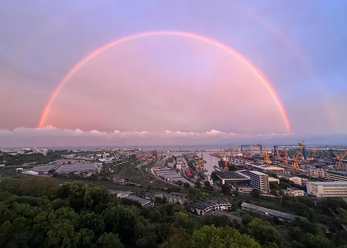 Апартаменти Rooftop With Large Harbor View Terrace Констанца